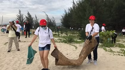 Hơn 800 người tham gia “Giải cứu Đại dương” tại Đà Nẵng 