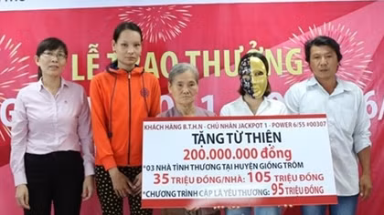 Trúng Vietlott gần 100 tỷ đồng, cô gái Bến Tre ra tay giúp người nghèo