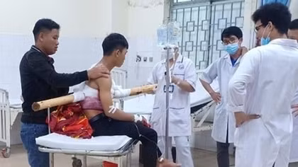 Thông tin mới nhất vụ nam thanh niên bị cây gỗ keo đâm xuyên ngực