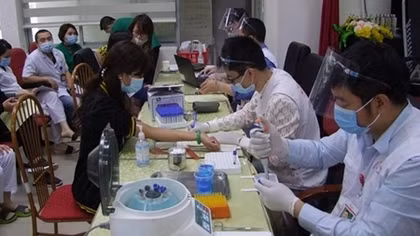 Hơn 100 thầy thuốc công an hiến máu cứu người