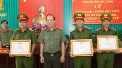 Khen thưởng các cá nhân có thành tích xuất sắc của Công an huyện Kế Sách 