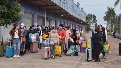 Đưa 73 công dân từ Trung Quốc về cách ly tại Quân khu 3
