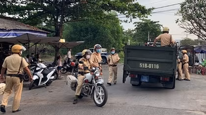 Ngăn chặn cả trăm "quái xế" quậy phá tuyến quốc lộ 1