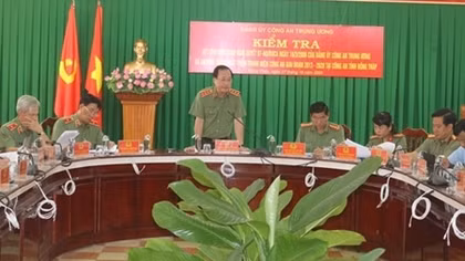 Thứ trưởng Nguyễn Văn Thành kiểm tra công tác tại Đồng Tháp