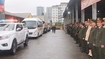Cục Trang bị và kho vận xuất quân hưởng ứng năm ATGT 2020