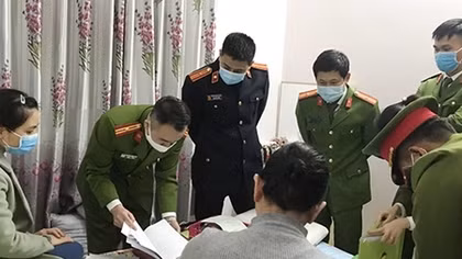 Khởi tố 2 đối tượng buôn lậu trị giá hàng trăm tỷ đồng