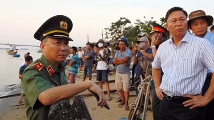 Khẩn trương tìm kiếm 5 người mất tích trên sông Thu Bồn