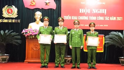Phấn đấu giảm ít nhất 5% số vụ phạm pháp hình sự năm 2021