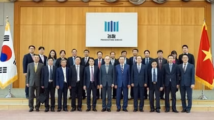 Bộ trưởng Tô Lâm hội đàm với Tổng công tố, Viện công tố tối cao Hàn Quốc Mun Mô-il