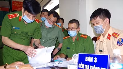Thứ trưởng Nguyễn Duy Ngọc kiểm tra công tác cấp thẻ CCCD 