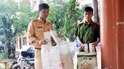 Chống buôn lậu qua biên giới Lao Bảo: Còn lắm gian nan