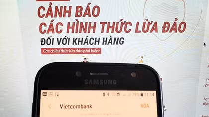 Thoát bẫy lừa đảo chuyển tiền “khủng” ngay tại quầy giao dịch