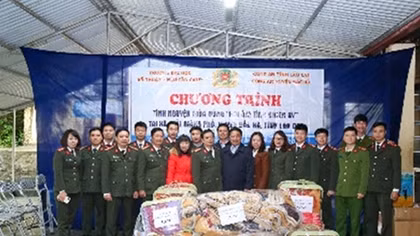 Tặng quà Tết vì người nghèo Xuân Canh Tý 2020
