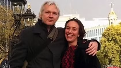 Lộ chuyện tình ngang trái của ông chủ WikiLeaks