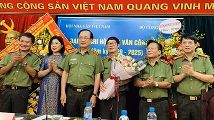 Hình tượng người chiến sĩ CAND gắn với thách thức thời cuộc
