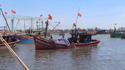 Ngư dân miền Trung đoàn kết vươn khơi giữa mùa dịch