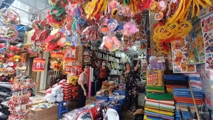 Sôi động thị trường đồ chơi trung thu
