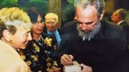 Đấu giá hộp xì gà của lãnh tụ Fidel Castro