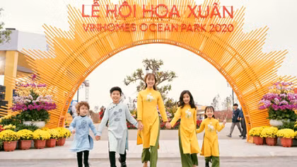 Ngắm những bộ ảnh áo dài đẹp lung linh trong 3 lễ hội hoa lớn nhất Tết Canh Tý
