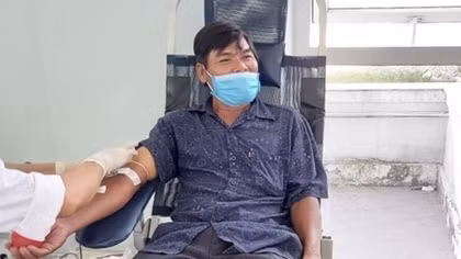 Những nông dân “ngân hàng máu sống”