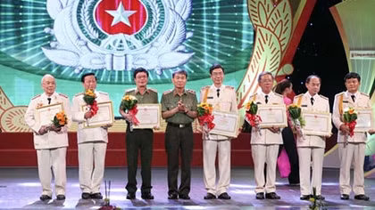 70 năm một chặng đường Nhà báo - Chiến sĩ