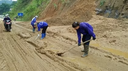 Mưa kéo dài trên diện rộng, nhiều tuyến đường ở Ba Bể bị sạt lở