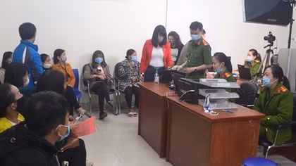 Tạo mọi thuận lợi, nửa đêm vẫn cấp căn cước công dân