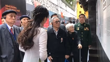Kết nạp đảng viên trong lao tù - Chuyện bây giờ mới kể