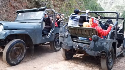 Đình chỉ 4 xe Jeep không đăng kiểm vẫn chở khách du lịch