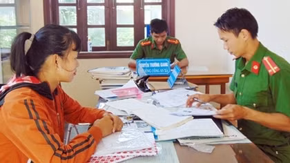 Theo chân những cán bộ Công an chính quy về xã tại Quảng Nam
