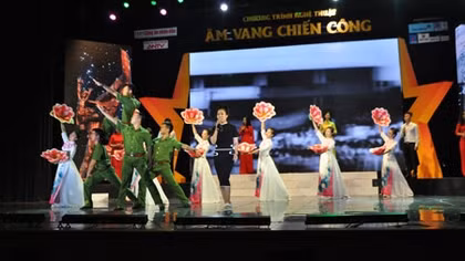 "Âm vang chiến công" vinh danh người chiến sĩ