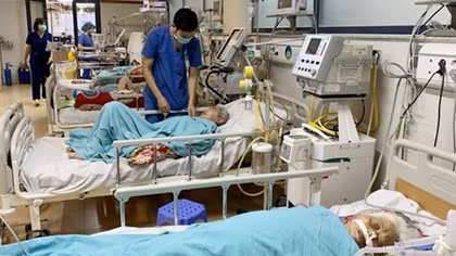 Tăng nhanh bệnh nhân đột quỵ, viêm phổi vì nắng nóng