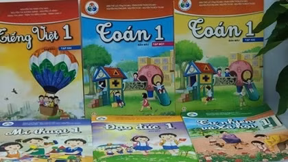 Hợp nhất 4 bộ sách giáo khoa thành 2 bộ có đáng lo ngại?