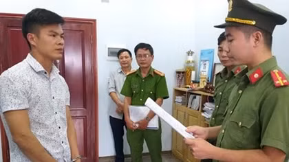Khởi tố kẻ đưa người bị trục xuất "quay lại" nước ngoài