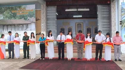 Khai mạc triển lãm Văn Miếu Quốc Tử Giám Thăng Long và Thơ văn Hà Tiên