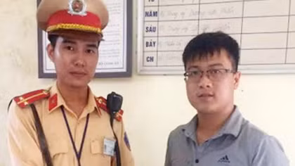 Gặp tai nạn, được CSGT chở đi cấp cứu
