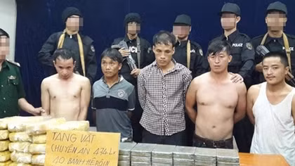 Bắt 5 đối tượng, thu 40 bánh heroin cùng 12 vạn viên ma túy tổng hợp