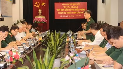 Quân đội cần tiếp tục tham gia lao động sản xuất, xây dựng kinh tế