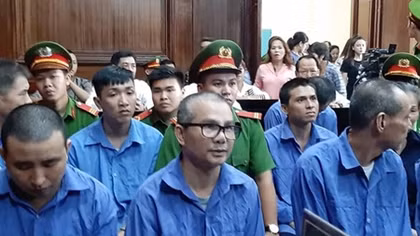 Cái giá phải trả cho những kẻ mua bán gần 400 bánh heroin