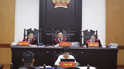 Hoãn xử phúc thẩm vụ Công ty Tuần Châu kiện đạo diễn Việt Tú
