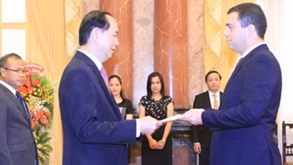 Chủ tịch nước Trần Đại Quang tiếp các đại sứ trình Quốc thư