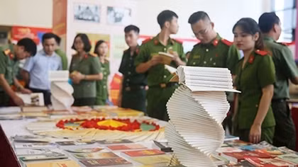 Phát triển văn hóa đọc trong cộng đồng để cải thiện tri thức