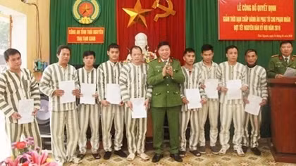 Thái Nguyên: Công bố quyết định giảm thời hạn chấp hành án phạt tù