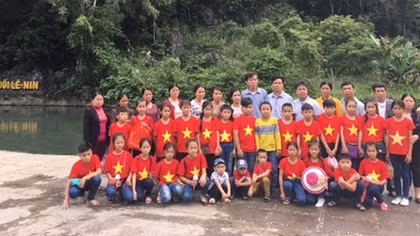 Hàng nghìn người đổ về Hang Pác Bó và Thác Bản Giốc trong kỳ nghỉ lễ
