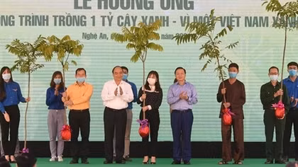 Thủ tướng dự Lễ hưởng ứng chương trình trồng 1 tỷ cây xanh tại Nghệ An
