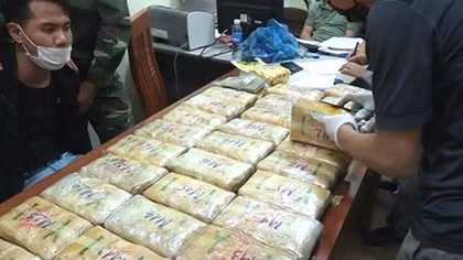 "Khui" bao tải chứa 180.000 viên hồng phiến, 1 kg MTTH, 2 bánh heroin