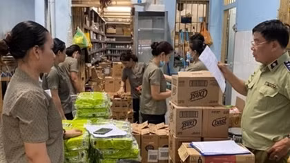 Siết trách nhiệm của sàn thương mại điện tử để chặn hàng giả