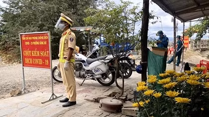 Cận cảnh lực lượng chống dịch COVID-19 xuyên Tết tại Gia Lai