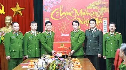 Lãnh đạo Bộ Công an kiểm tra công tác ứng trực tại Cục Cảnh sát PCCC và CNCH