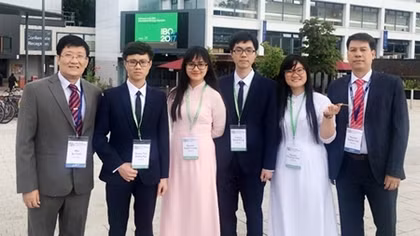 Thi học sinh giỏi quốc tế và chuyện "mang chuông đi đấm xứ người"
